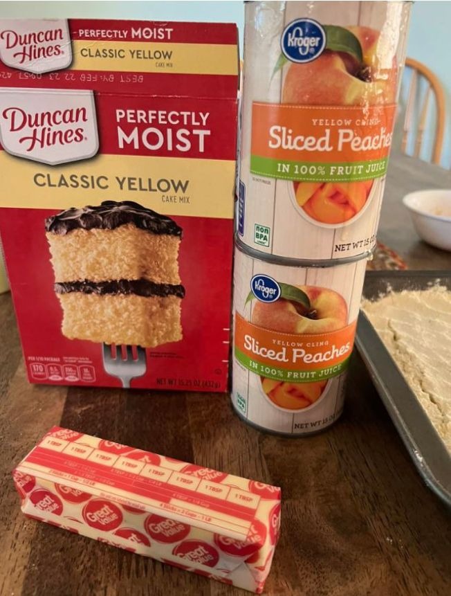 3-ingredient peach cobbler dump cake